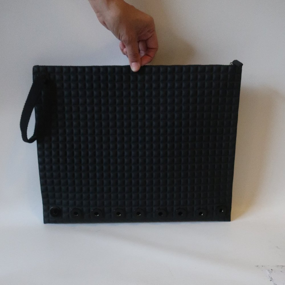 NWOT Womens No Ka 'Oi Yoga & Life Black Zip Case Pouch Clutch *